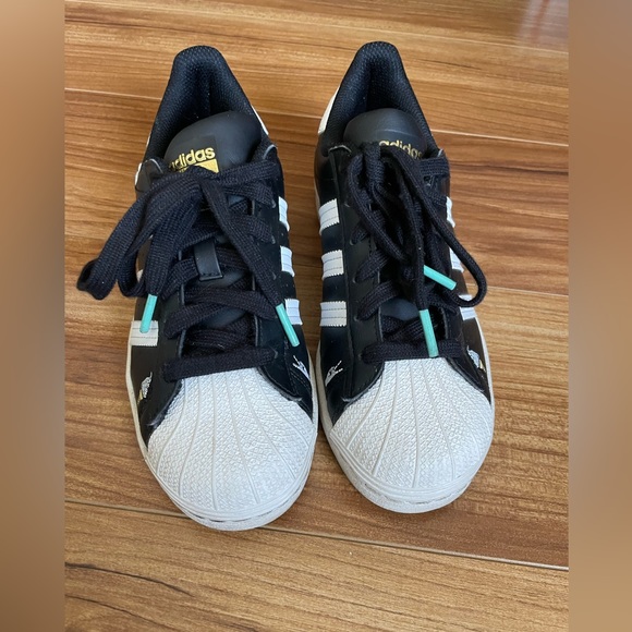 kids adidas superstar empowering graphics FX5880 - Picture 2 of 8